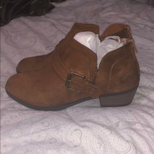 Pierre Dumas suede booties